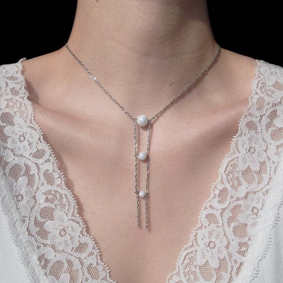 Unique elegant long pearl necklace with a small silver chain - Picture 10 of 11